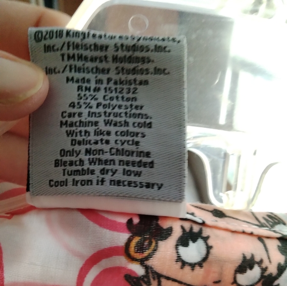 Betty Boop scrub shirt size L NWOT - Picture 4 of 4